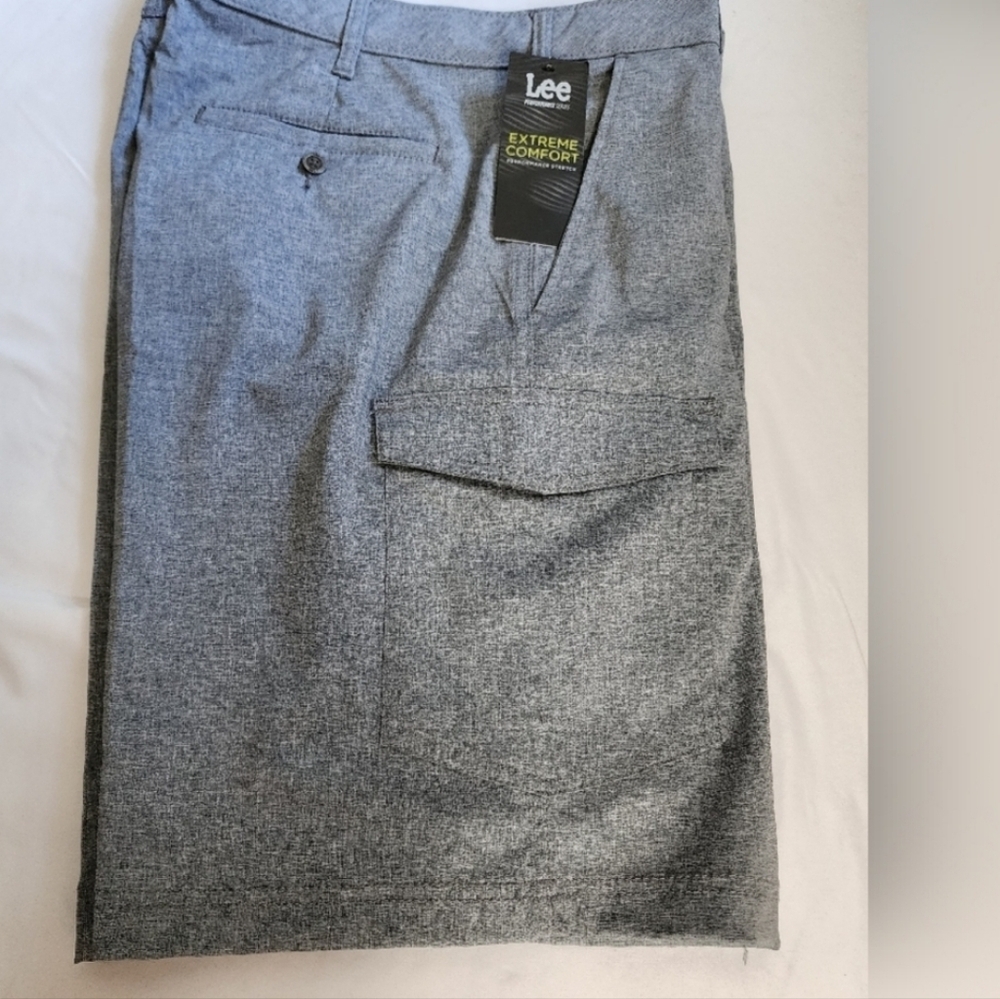 Lee Extreme Comfort Performance Stretch Cargo Golf Shorts 42 NWT - Picture 3 of 5